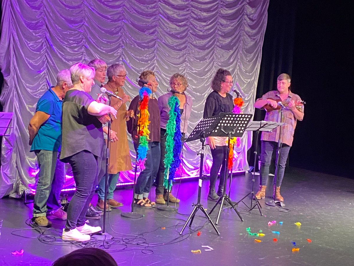tyfchorlton's tweet photo. Another fabulous TYF took place on Thursday at the Edge ⁦@TheEdgeMcr⁩ ⁦@cazbrader⁩ ⁦@jenharris_12⁩ #cabaret #chorlton #liveentertainment  next one is 24th Nov - we can’t wait! https://t.co/VtTOaJFKCM