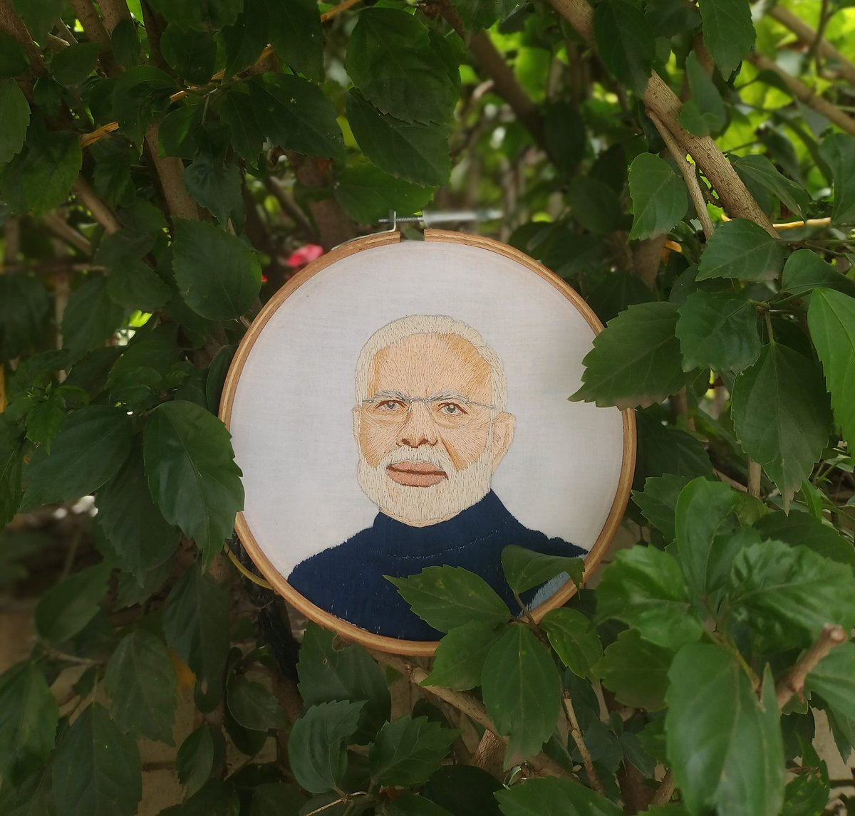 Nikbhumkar's tweet photo. a apprecious gift from bottom of our heart which is done by my sister Pooja Vishnu Bhumkar hand made embroidery. to our respected PM @narendramodi wishing you happiest birthday. @BJP4India @bjpmaha @anandmahindra #giftformodi #HappyBdayModiji #modibirthday https://t.co/cjdof1qh94