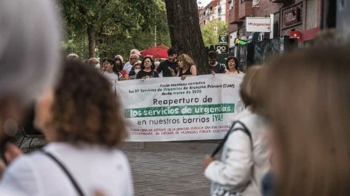 avtobosimancas's tweet photo. El pasado miércoles estuvimos con las asociaciones, colectivos y vecinas y vecinos de #SanBlasCanillejas y #CiudadLineal reclamando la #ReaperturaSUAPYA y por la #SanidadPublica 💚

¡Seguimos! 💪🏼

📸 @AMakedaMk 😍
@Madrid_EnAccion

#SomosBarrio #JuntasHacemosCiudad https://t.co/chQ7Mk1lzD