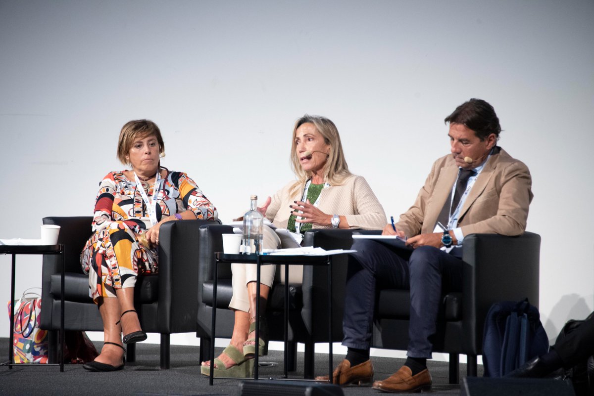 Alcuni scatti dalla seconda giornata di lavori del #ConvegnoAGI2022 "Il lavoro e l'impresa nell'Italia che riparte", in programma a Trieste dal 15 al 17 settembre.

Guarda l'album sulla nostra pagina Facebook 👉 bit.ly/agi-facebook