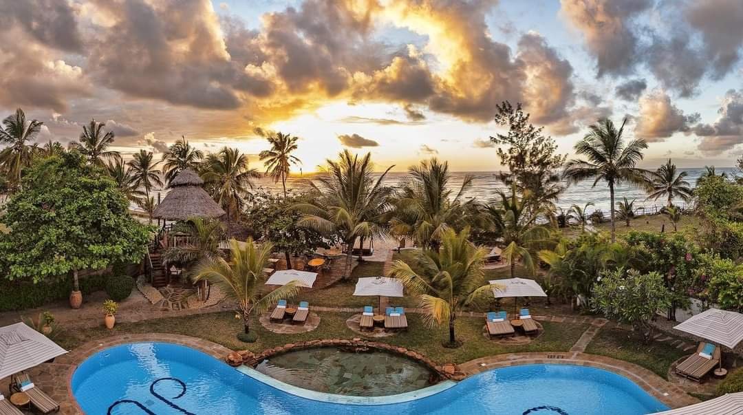 Have you been to Diani this year? The ocean breeze will set your mind at ease. Let <a href="/KakyTravel/">Kaky Travel🇰🇪</a>
 guide you to the treasure that is Elewana AfroChic, Diani Beach.

📷 <a href="/KakyTravel/">Kaky Travel🇰🇪</a> | <a href="/elewana/">Elewana Collection</a>

📌 Elewana AfroChic, Diani Beach.

#AlwaysAReasonToSafari #MagicalKenya