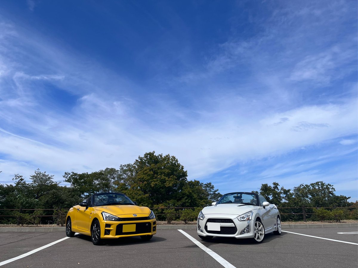 kicopengr's tweet photo. コペンを買うキッカケになったラン友と。
強化クラッチの車初めて運転させてもろた。かなり気合が必要だった。
#copengr
#copen
#コペン https://t.co/xM05Zs5Vp9