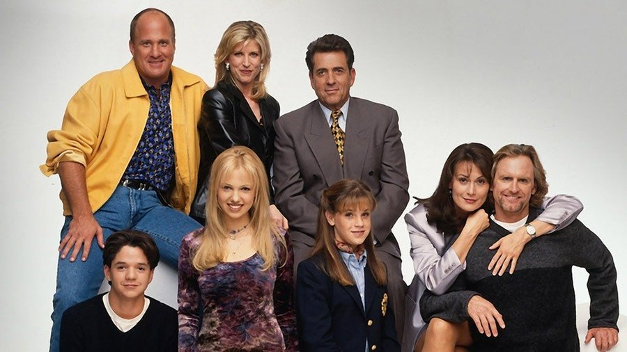 k50cullen's tweet photo. In 1996 and 26 Years Ago, #SomethingSoRight premiered on @nbc on this day RT and Like if you remember this show. (@MelHarris56, @JereBurns, #BillySullivan, @Marnette11, #EmilyAnnLloyd, #CarolAnnSusi, #MichaelMilhoan, #ChristineDunford, #BarryJenner, #JohnPeaslee, @UniversalTV) https://t.co/0qSnLMzsWP