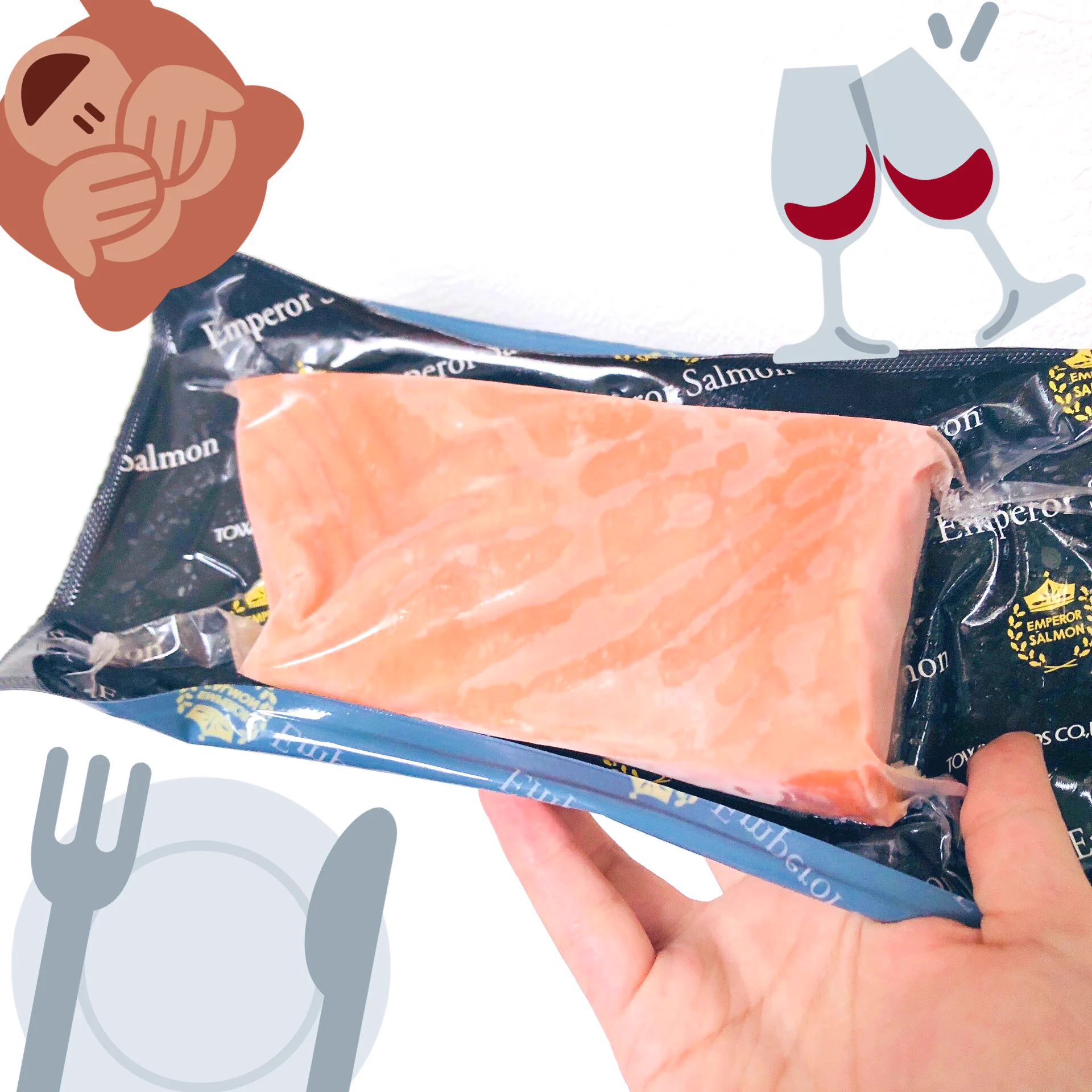 よし、今日のお酒のお供に
これ作ります(o'ω')ﾉ✨
冷凍庫に眠りっぱなしのこの子を
ついに使う時が来たか…
さーちょんは
テンペラーサーモン(白糠町産)を
冷凍庫から取り出し
キッチン左側にセット！
デュエルスタンバイ！！！
(またこれ何人前出来ちゃうの？)  