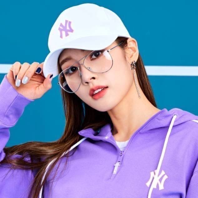 preforg7's tweet photo. หมวก MLB Athleisure unstructured Ball Cap หมวก logo NY โลโก้ซิลิโคน ตัวหมวกเป็นผ้านิ่ม ยืดได้ ใส่แล้วเย็น ระบายอากาศ
Free size ด้านหลังหมวกมีสายปรับขนาดได้
ขาว NY ม่วง 🤍💜
💶 Price: 1,750฿ รวมส่ง
#หมวกmlb #mlbcap #YinWarOppainKorea #ไม่ต้องมีวีไอพีก็ได้นะ #SHUTDOWNBLACKPINK https://t.co/rRvyCXn7sX
