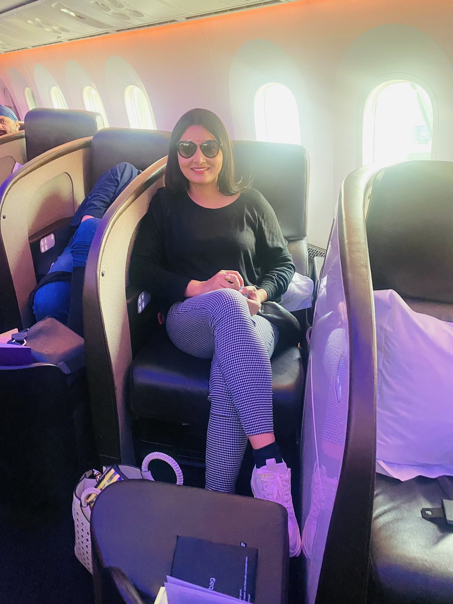 chitraaum's tweet photo. London ✈️ https://t.co/EiriCroGSe