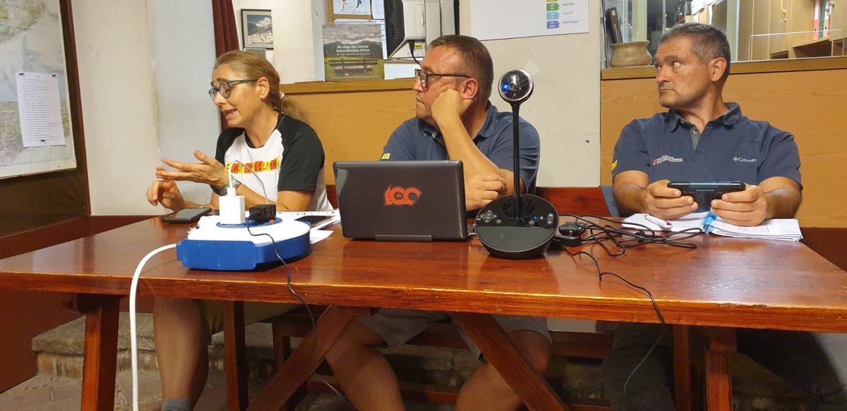 PolloRoses's tweet photo. Reunió de la Regió II a la seu del @ceolot , moltes gràcies per la rebuda i pel piscolabis, seguim! 

#RegioII #SomEntitats #ExcursionsimeCatala #DivisioTerritorial https://t.co/VLWCpqlqBD