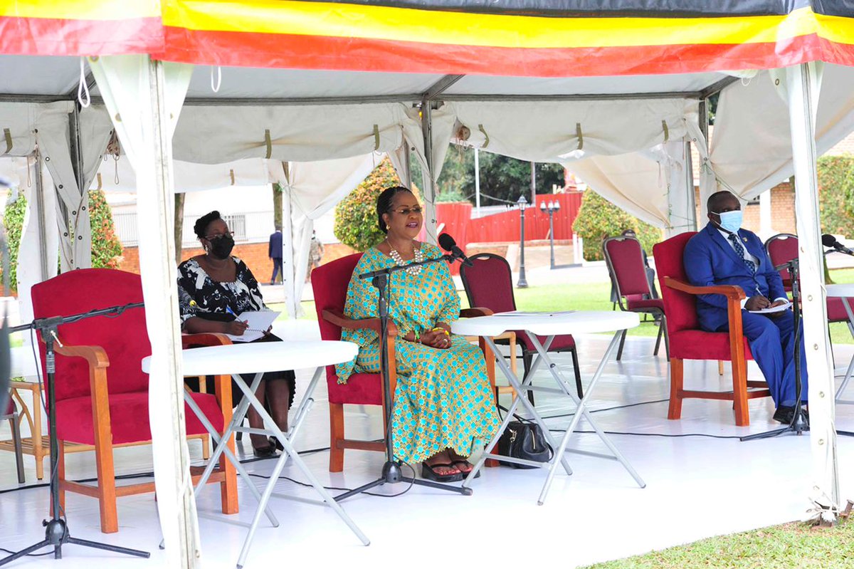 KagutaMuseveni's tweet image. Met with Amb. Chihombori Arikana, former African Union Ambassador to the US who informed me of the African Diaspora Institute based in the USA &amp;amp; its plan to organize a conference in Zimbabwe that will convene over 1000 Africans living in the diaspora, to discuss African Devt.