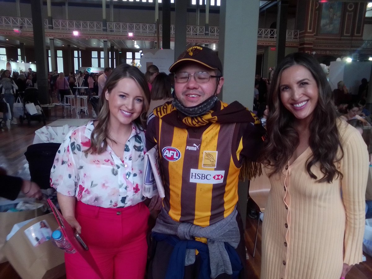 kennythedoosra's tweet photo. Thanks @NadiaStamp from @CloutComCoUk @Channel9 @MAFSAUS & @jordydoesthis from #shedoesthis @10PeachAu @neighbours 4 coming 2 #onefinebaby @melbournemuseum @museumsvictoria 2day in @hawthornaflw b5 going 2 #aflwdeadly game #aflwhawksdons game it was g8 meeting U there GO HAWKS! https://t.co/y2qsk0eyTu