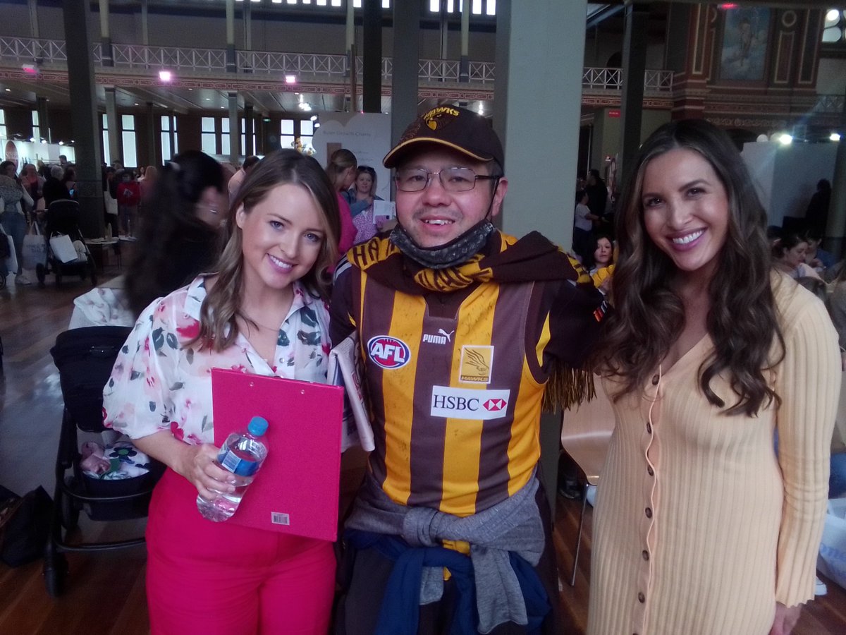 kennythedoosra's tweet photo. Thanks @NadiaStamp from @CloutComCoUk @Channel9 @MAFSAUS & @jordydoesthis from #shedoesthis @10PeachAu @neighbours 4 coming 2 #onefinebaby @melbournemuseum @museumsvictoria 2day in @hawthornaflw b5 going 2 #aflwdeadly game #aflwhawksdons game it was g8 meeting U there GO HAWKS! https://t.co/y2qsk0eyTu