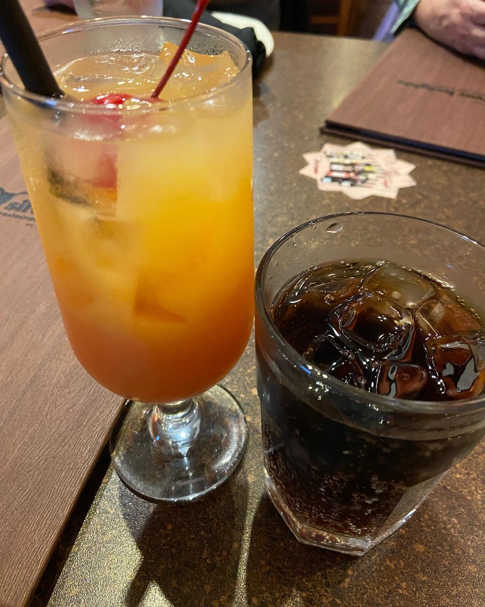 YumYumWpg's tweet photo. Dined with family visiting from Alberta tonight @DaSilverHeights Delish food &amp; great service! “Miami MB Sunrise”🍹, Loaded Baked Potato Soup,Salt&amp;Vinegar Crusted Pickerel &amp; Chips &amp; Veggies. SO good! #yumyumwpg #silverheightsrestaurant #supportlocal 1/2 https://t.co/RDsKcBBKQk