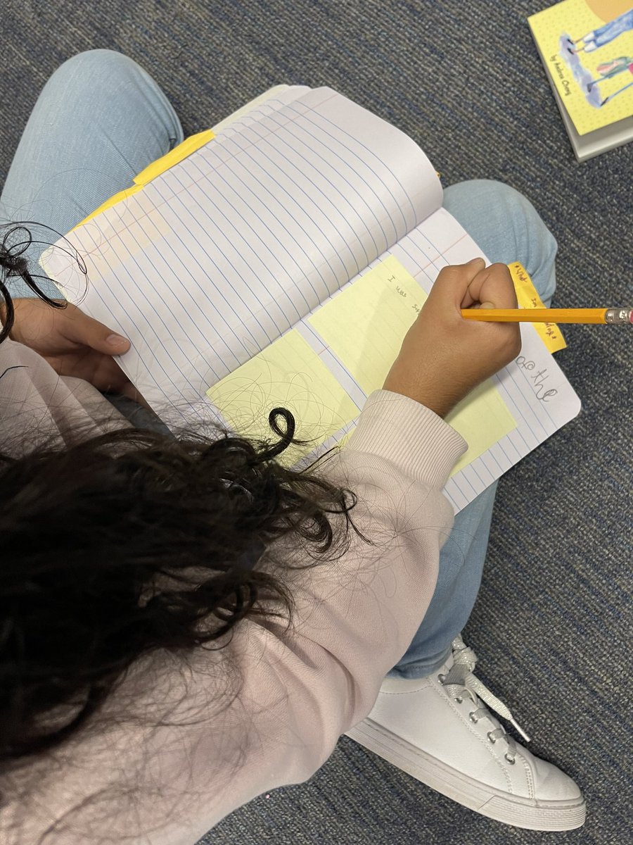 castro_teaches's tweet photo. Stop and jots. #5th_is_lit https://t.co/ueuNC0zAF8