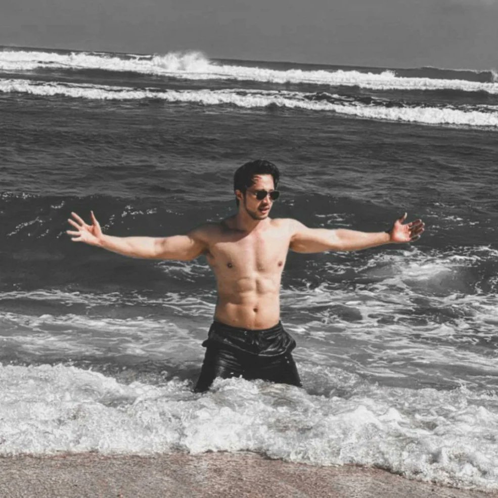 Rulyabii Margana shirtless beach snaps. #selebwatch