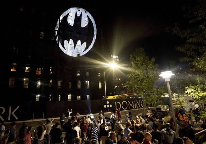 DCWorldTelugu's tweet photo. DC officially declares September 17 as #BatmanDay2022, celebrating 83 years of The Dark Knight  🦇

#BatmanDay, a day dedicated to celebrate the legacy of one of greatest fictional characters ever!

#BatmanDay2022 #Batman https://t.co/B7dHyhw1Ys