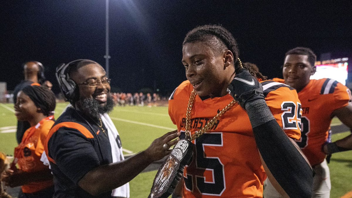 Lancaster continues its dominance in district openers as it crushes McKinney North 💪

Read: buff.ly/3qKVmZB 👈

✍️ <a href="/randyejennings/">Randy Jennings</a> | #txhsfb
