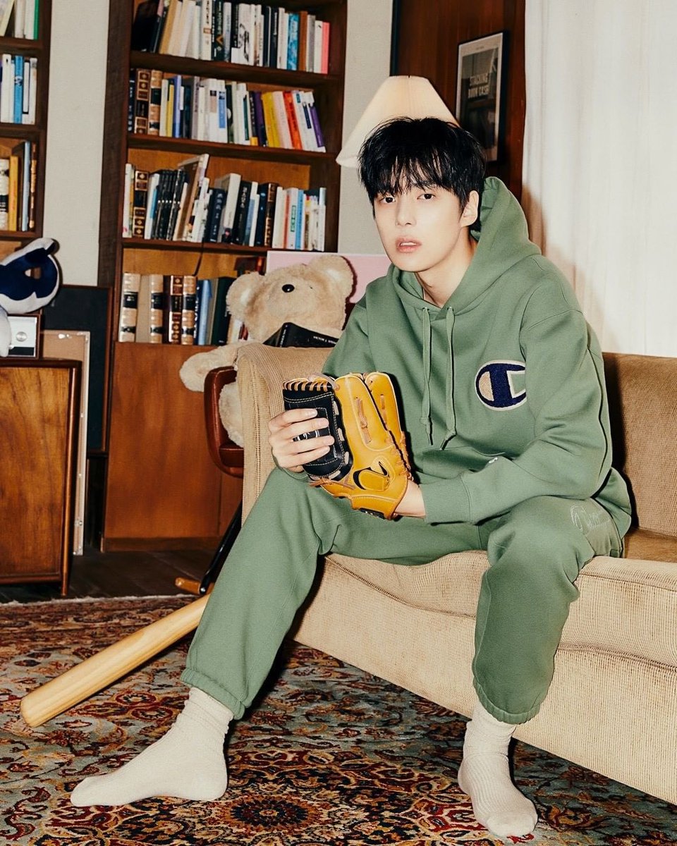 Entering the first day of the weekend, you are probably thinking about just staying at home and laying on the bed all the time after the hustle bustle of weekdays. A little exercise to spend your Saturday won't hurt to stay refreshed!