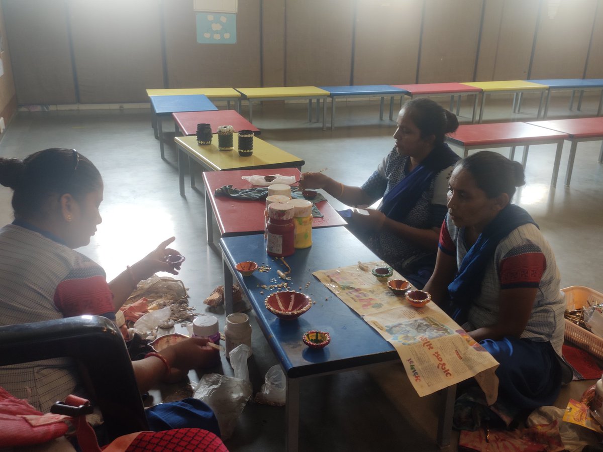 Every one in this institution  #(Fountainhead School)#gets an opportunity to fulfill their desires. Support staff preparing divas and Toran for their upcoming festival#'Diwali'<a href="/2ankitad/">Ankita Diwekar Kabra</a> <a href="/AswaniNandini/">nandini aswani</a> <a href="/MariyamBaxamusa/">Mariyam Baxamusa</a> <a href="/Ms_Ritu/">Ritu Chopra</a> <a href="/BhumikaManglani/">Bhumika Manglani</a>