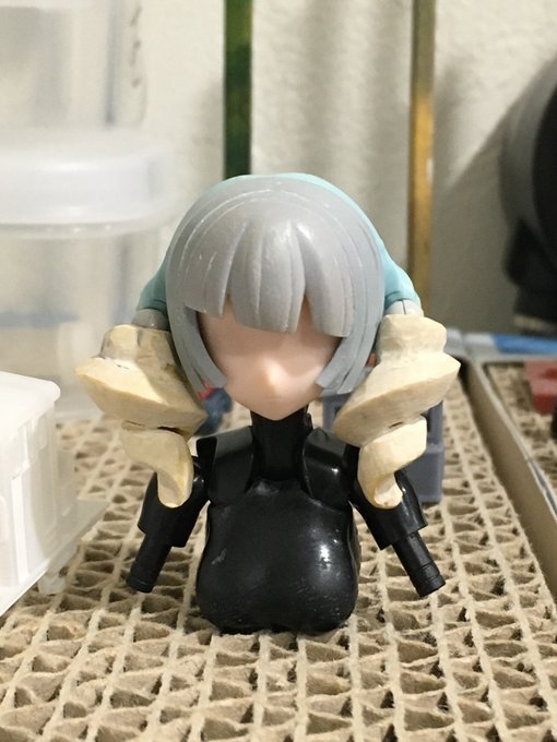 メガミデバイスのドリル髪をパテで。
かなりいい感じになってきました 