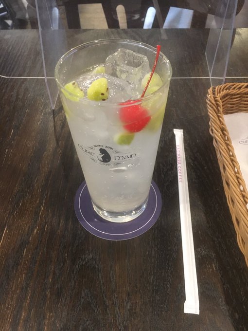 マナちゃんを吸います 