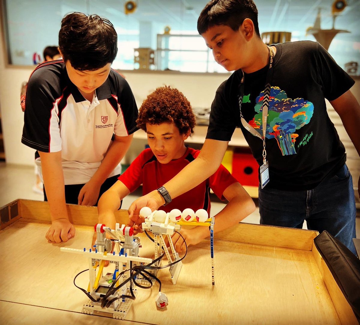 One challenge, many creations! Using <a href="/LEGO_Education/">LEGO Education</a> #spike &amp; #EV3, Ss built catapults using creativity, collaboration &amp; design engineering! Great preparation for <a href="/firstlegoleague/">FIRST LEGO League</a> and the #RIC competitions <a href="/TheRealMrHeino/">Kustave Heino</a> <a href="/mattives_/">Matt Ives</a> <a href="/teachertechpaul/">Paul Swanson</a> <a href="/PhuHua/">Phú Giao Hua</a> #saisrocks #ingenuity