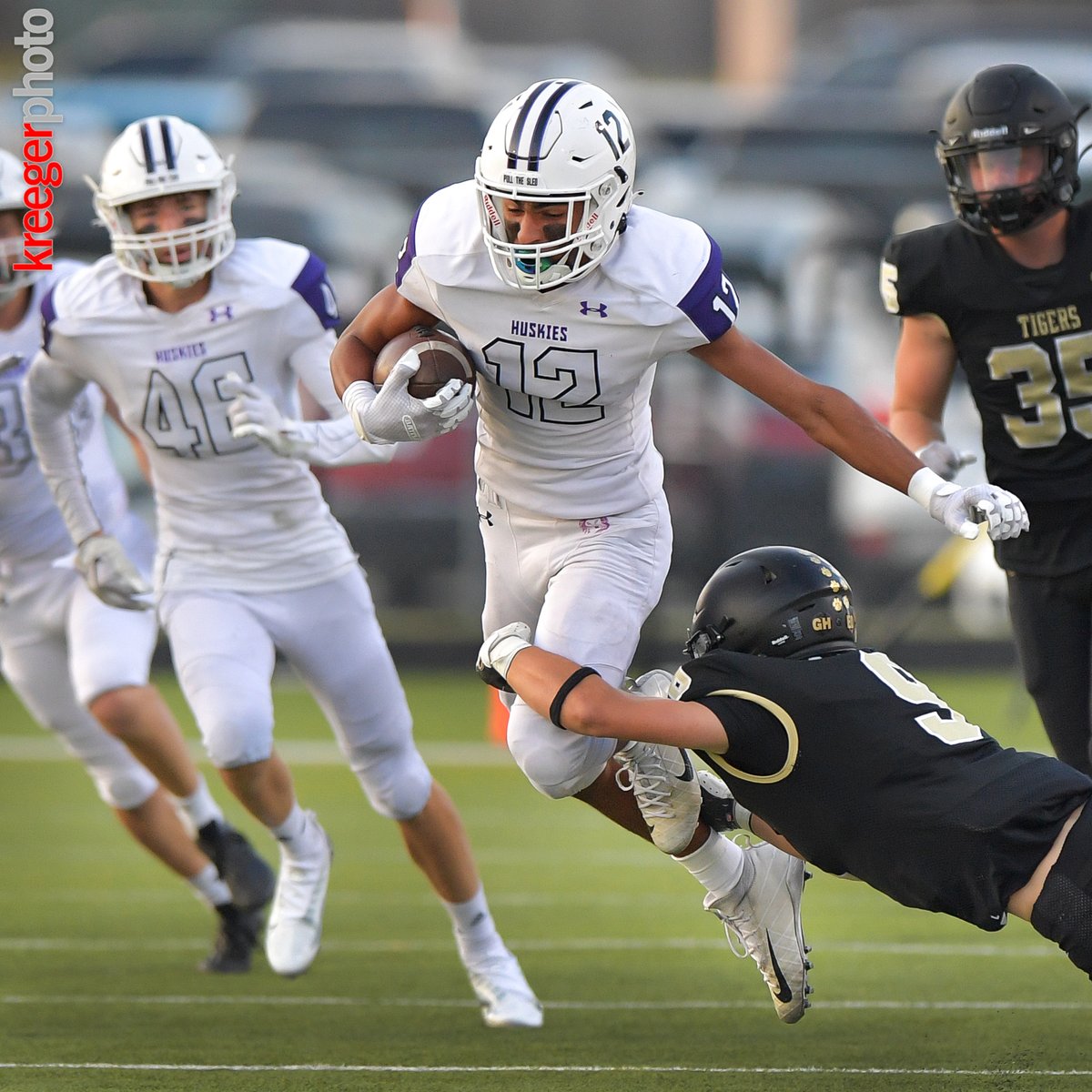 Big night for <a href="/BVNW_Football/">Husky Football</a> and <a href="/jashon_white/">JaShon White</a> in the 48-24 win over BV Tigers.  Huskies improve to 2-1.

<a href="/CoachClintRider/">Clint Rider</a>  <a href="/BVNW_Athletics/">Blue Valley Northwest High School Athletics</a> #PULLtheSLED
#KSHSAACovered | 📸<a href="/bvnwsports/">Keith Kreeger</a> 9.16.2022