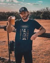 deangirl62's tweet photo. Good morning #acklesnation it’s Saturday cheers 🥃 to weekend and #conweekend with a beer 🍻 from #jensenackles 🥰🥰🥰 https://t.co/enKoovGD8p