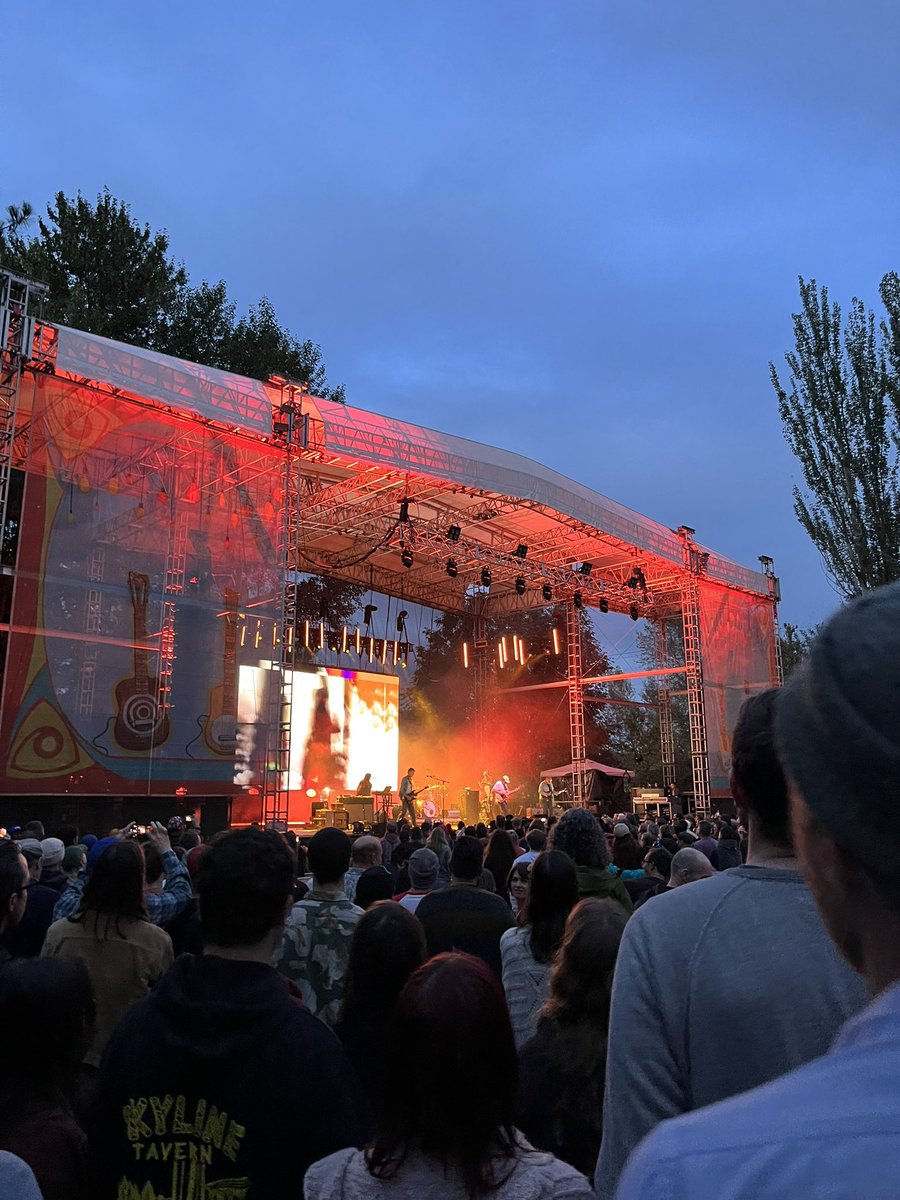 maureenmacisaac's tweet photo. let @pavement_band play the superbowl @nfl https://t.co/McynhaONH1
