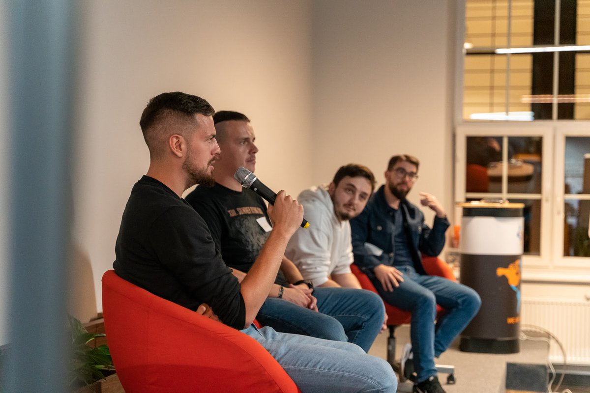 PoslinskiNet's tweet photo. Full house at @selleo on another #meetjs #bielskobiala during @bbdays4 4th edition.
Almost 60 people reached as again! This time the main focus was on #mobile #solutions.
See you next time!
#programming #bbdays4it https://t.co/IkxKhOhwD3