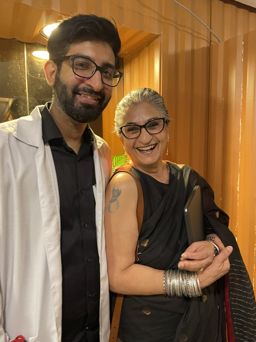 Viji Venkatesh 🇮🇳 وجی وینکٹیش (@vijivenkatesh) on Twitter photo And then Dr <a href="/AnujkumarTvm/">Anuj Kumar</a> says those magic words I Follow You On Twitter 🙏💙🙏 And then Dr <a href="/AnujkumarTvm/">Anuj Kumar</a> says those magic words I Follow You On Twitter 🙏💙🙏