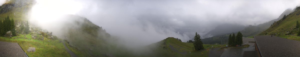 MeteoNewsAG's tweet photo. Erster #Schnee in den #Bergen bis lokal unter 1500 m! Als Beispiele die roundshots von gestern und heute vom #Weissenboden im Kanton Uri auf 1750 m und vom #Gumen/#Braunwald auf 1950 m. Ziemlich #winterlich... Bleibt der Schnee oder wird es milder ➡️ https://t.co/2lv0pkyvq7 (rp) https://t.co/80JlEnlCmv