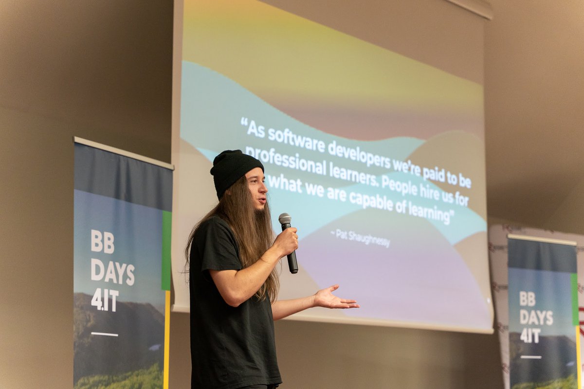 PoslinskiNet's tweet photo. At conferences for schools, we build awareness of our industry among the young generation.
#pdk Podbeskidzka Dolina Krzemowa (Podbeskidian Silicon Valley) ~100 IT companies in our neighbourhood create conditions for remarkable industrial growth.
#programming #bbdays4it https://t.co/UzzNDVPZqW
