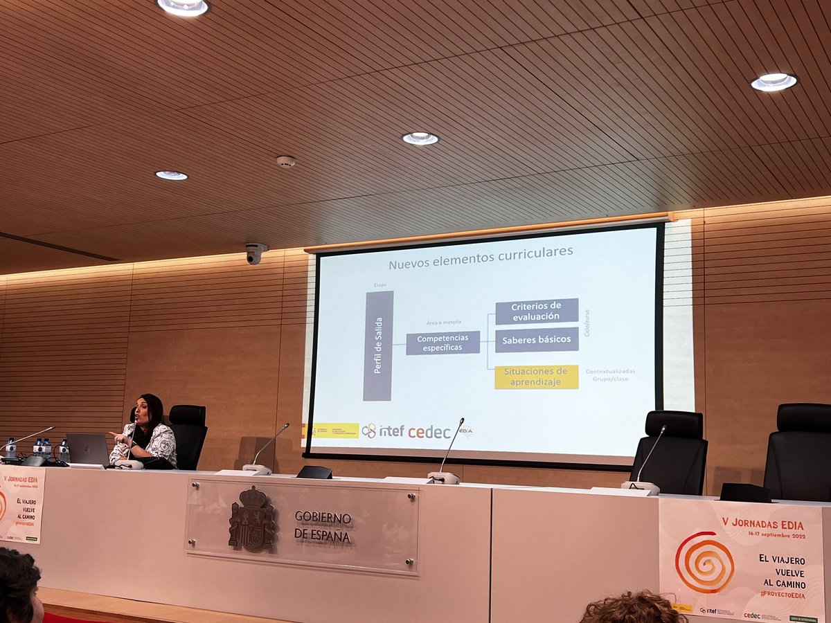 dchicapardo's tweet photo. “Los criterios de evaluación son los que evalúan las competencias específicas. No debemos perderlos de vista” por @matita33 en #5JE_REAventura @educaINTEF @CeDeC_intef @cvaldera_twt @martinnunez https://t.co/USVgQHz0yR
