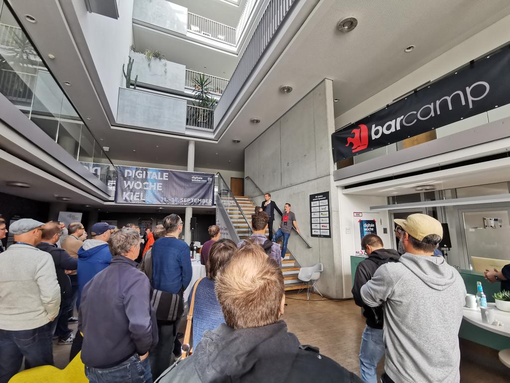 vrwltngslbr's tweet photo. Start des #Barcamp #Kiel :) https://t.co/rbeCNSP3mq
