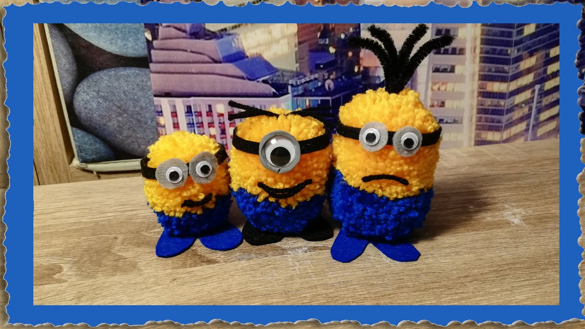 O0Milena's tweet photo. Mal wieder Zeit für Pompons DIY - Pompon 🧶 Minions 🐱‍🏍 mit Pompon- Maker ✂👀
 #handcrafted #pompons #basteln #kreativ #YouTube #YouTubeVideo #smallyoutuber Video dazu gibt es hier 👀Schaut vorbei👉 https://t.co/FnYzrwGxHM https://t.co/aVTqUeDUNO