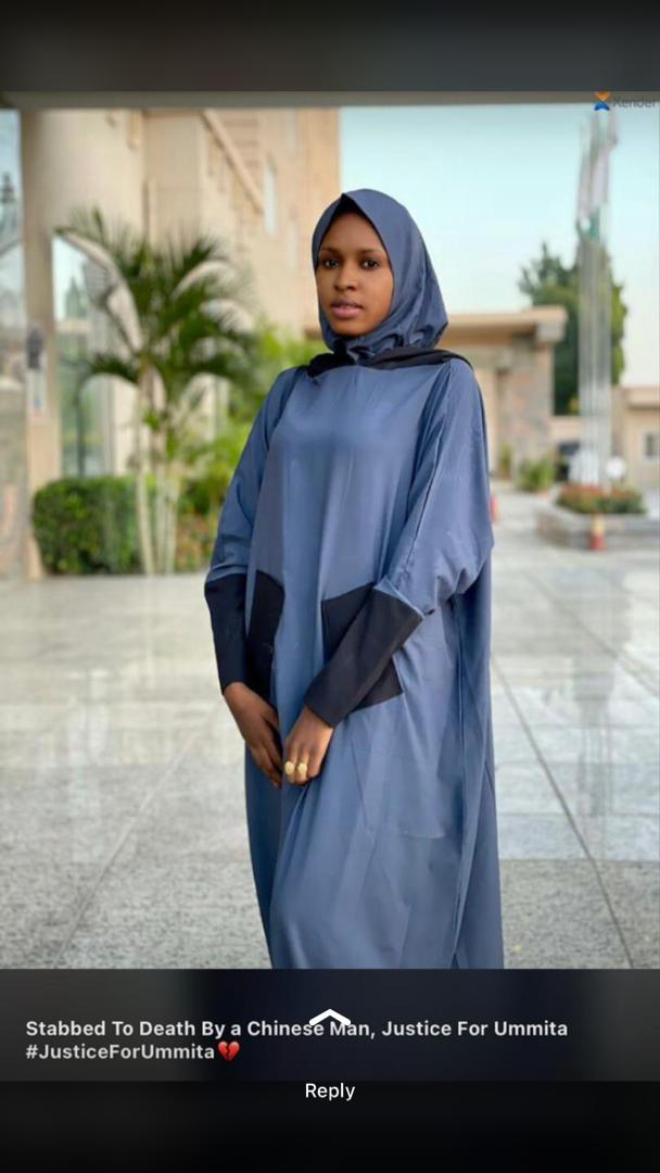 Hermzarh's tweet photo. Innalillahi wa inna ilaihi raji'un.
A chinese man stabbed a nigerian girl to death in kano.
#JusticeForUmmita
#kano #ummita https://t.co/pWzDQZCqrO