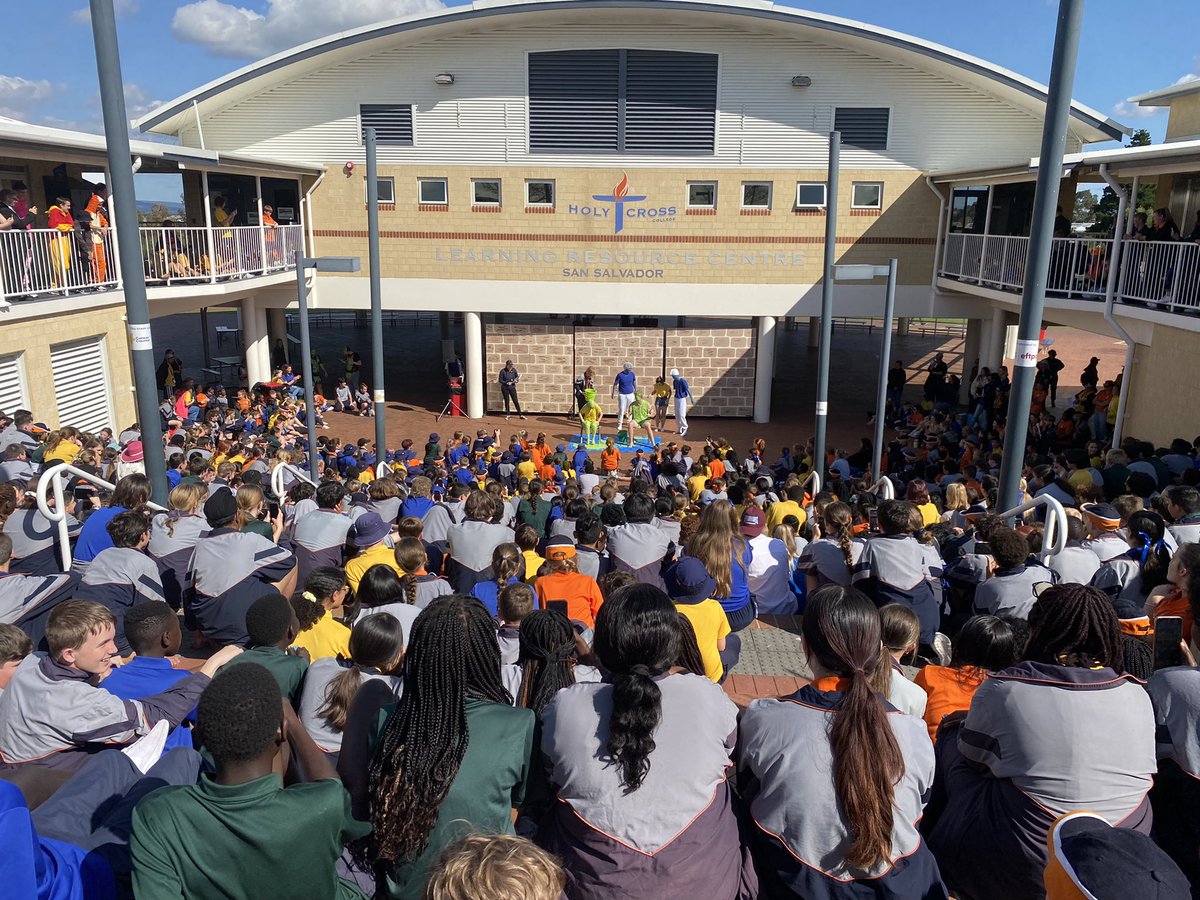 MrsDavini's tweet photo. The Exaltation of the Holy Cross Feast Day - Mass and Fair with Year 12 Dress-up @Holy_Cross_Coll #HCCEllenbrook https://t.co/uQiuifNQQH