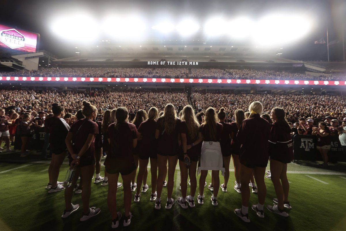 AggieSoccer's tweet photo. Aggieland, we love you ❤️

#GigEm | 👍 https://t.co/mP5UCD6zIF