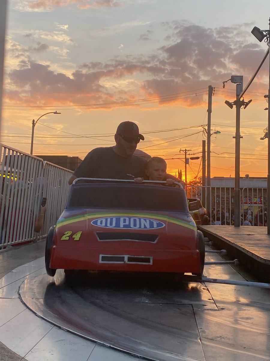 CzCoreyz55's tweet photo. @JeffGordonWeb me and little man driving your car at our local fair https://t.co/JAGiSsUvkP