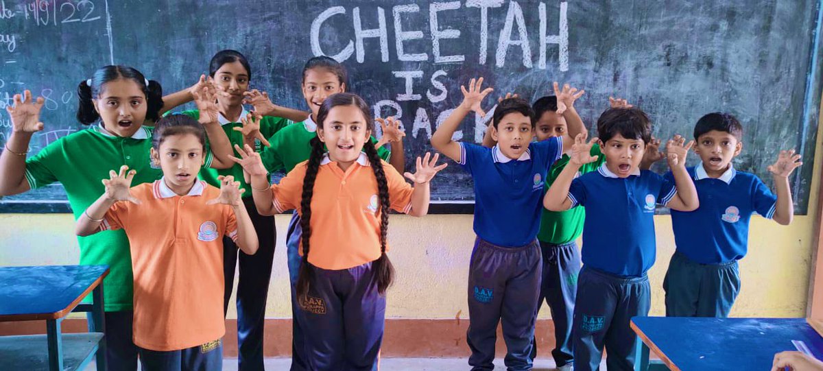 CCLRanchi's tweet photo. #CheetahIsBack

#TeamCCL under the guidance of @MoefccR organised various programs in different schools to create awareness about #Cheetahrelocation in India.
CCL employees, students, teachers unleashed  their creativity through posters, paintings etc on the topic
#CheetahinIndia https://t.co/COoxzRQfcu