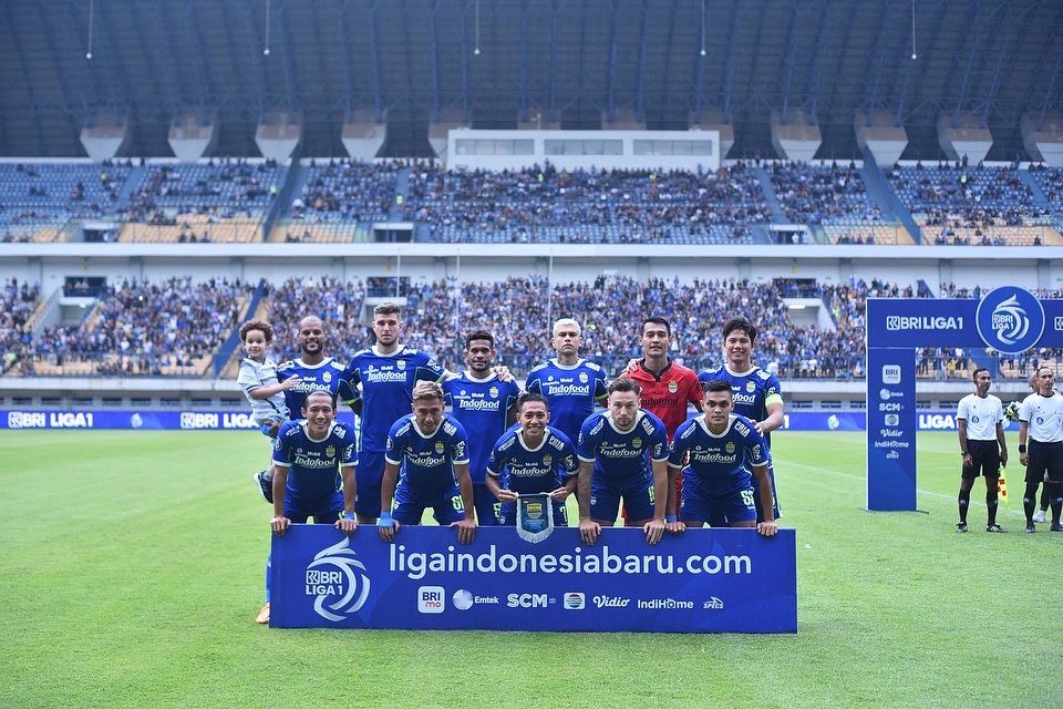 beckhamputran's tweet photo. Tiga poin di kandang dan dukungan luar biasa dari Bobotoh. Terus berproses ๐๐ช๐ผ
- @persib-
#E7AM https://t.co/nW5zwNSUrT