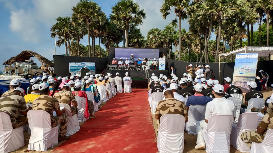 GVMC_VISAKHA's tweet photo. ADC Sri V Sanyasi Rao along with Deputy Commander Coastal Guard, CRPF team, RWAs, NGOs and students participated in the Indian Swachhata League held at Yarada Beach. Also created awareness on Single Use Plastic ban.

#SwachhAmritMahotsav
#YouthVsGarbage https://t.co/hmhkOplurG