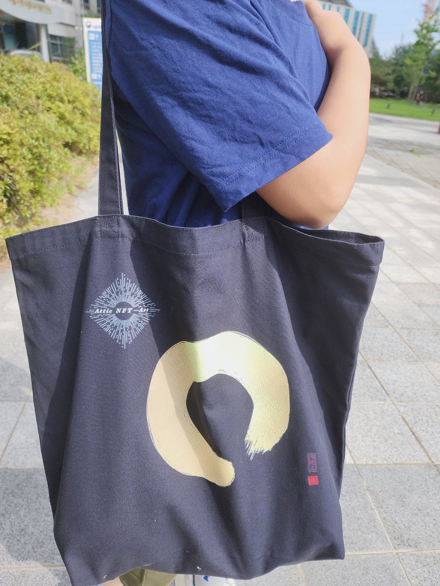 🌟  감사트윗 🌟 

<a href="/AtticNFT/">Attic NFT Art</a> 
이벤트에 참여해서 멋진 가방을 받았어요
<a href="/LeoneCave/">leone_cave</a> 멋진  작품으로됀 
<a href="/kimnemong/">🎵kimnemong🧂</a>  보내주셔서 감사합니다
#MFTS #NFTCommuntiy