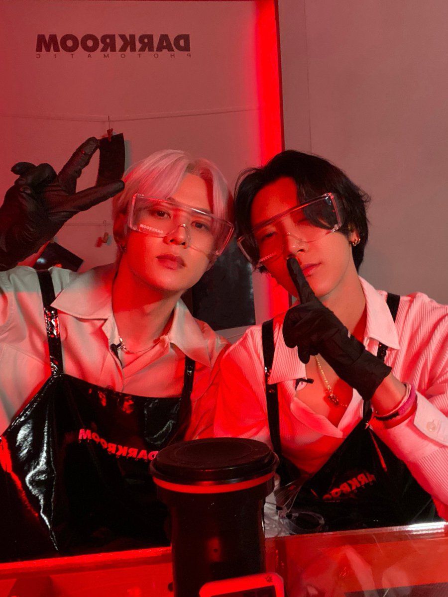 kunten red lights cover when