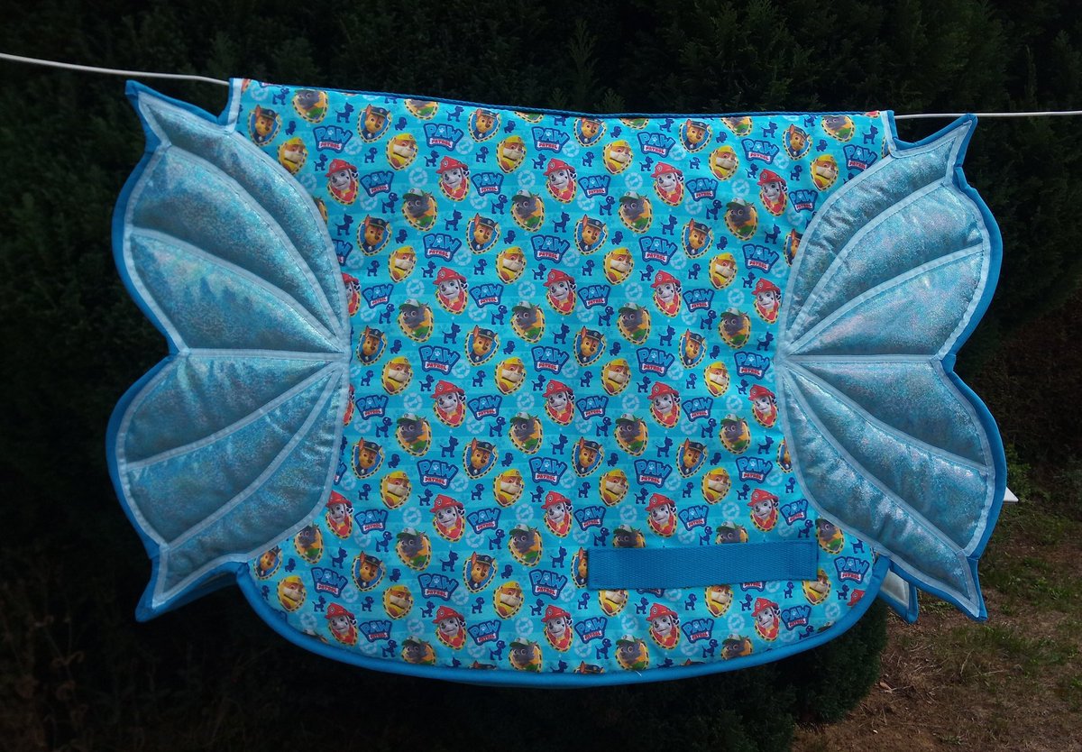 bybelette76's tweet photo. Tapis poney forme ''Papillon '' le dernier avant quelques jours de vacances.
#papillon #fly #sewing #couture #ponygirl #pony #poney #cheval #EquestriaGirls #equestrian #équitation https://t.co/Me1jORCGIX