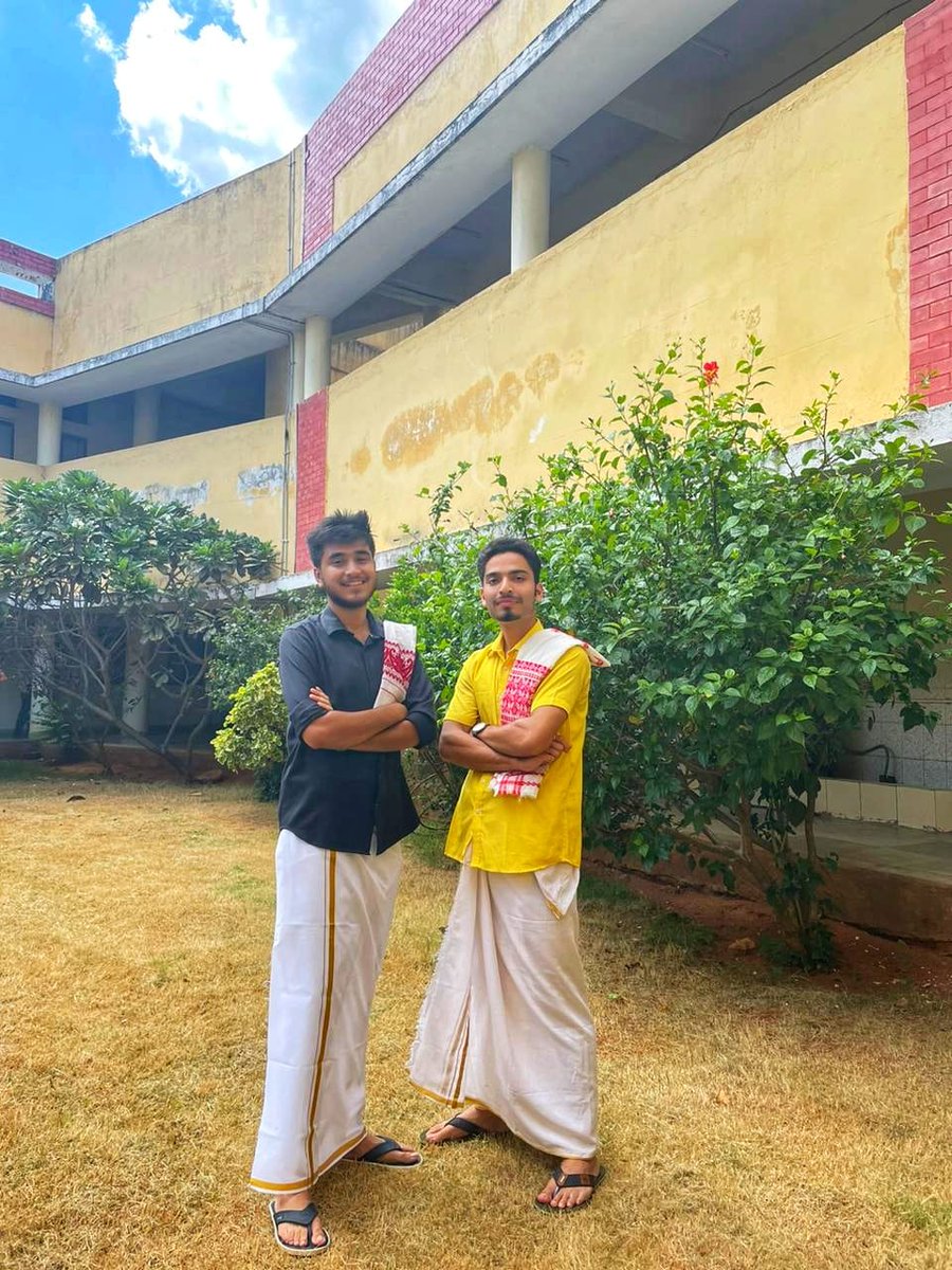 Fusion of Malayali Mundu and Axomiya Gamusa!
#Onam2022