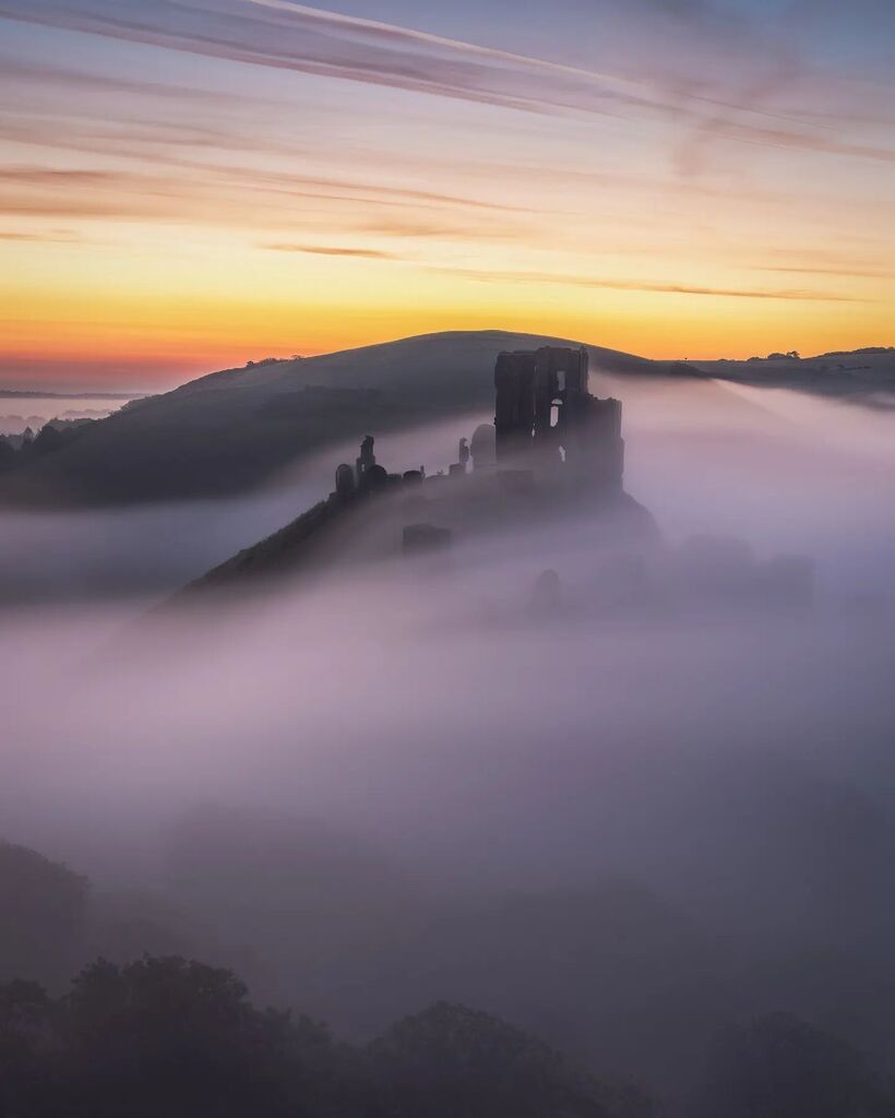 Last Sunday morning was pretty special, take a look at my last 2 reels for some of the footage from that morning.
.
OM SYSTEM OM-1
OM SYSTEM 8-25mm
ISO 200
F4
Live ND
40 seconds
.
.
#southcoast #visitdorset #corfecastle #NationalTrust #Dorset #visitdorse… instagr.am/p/CimOis4ji2Q/