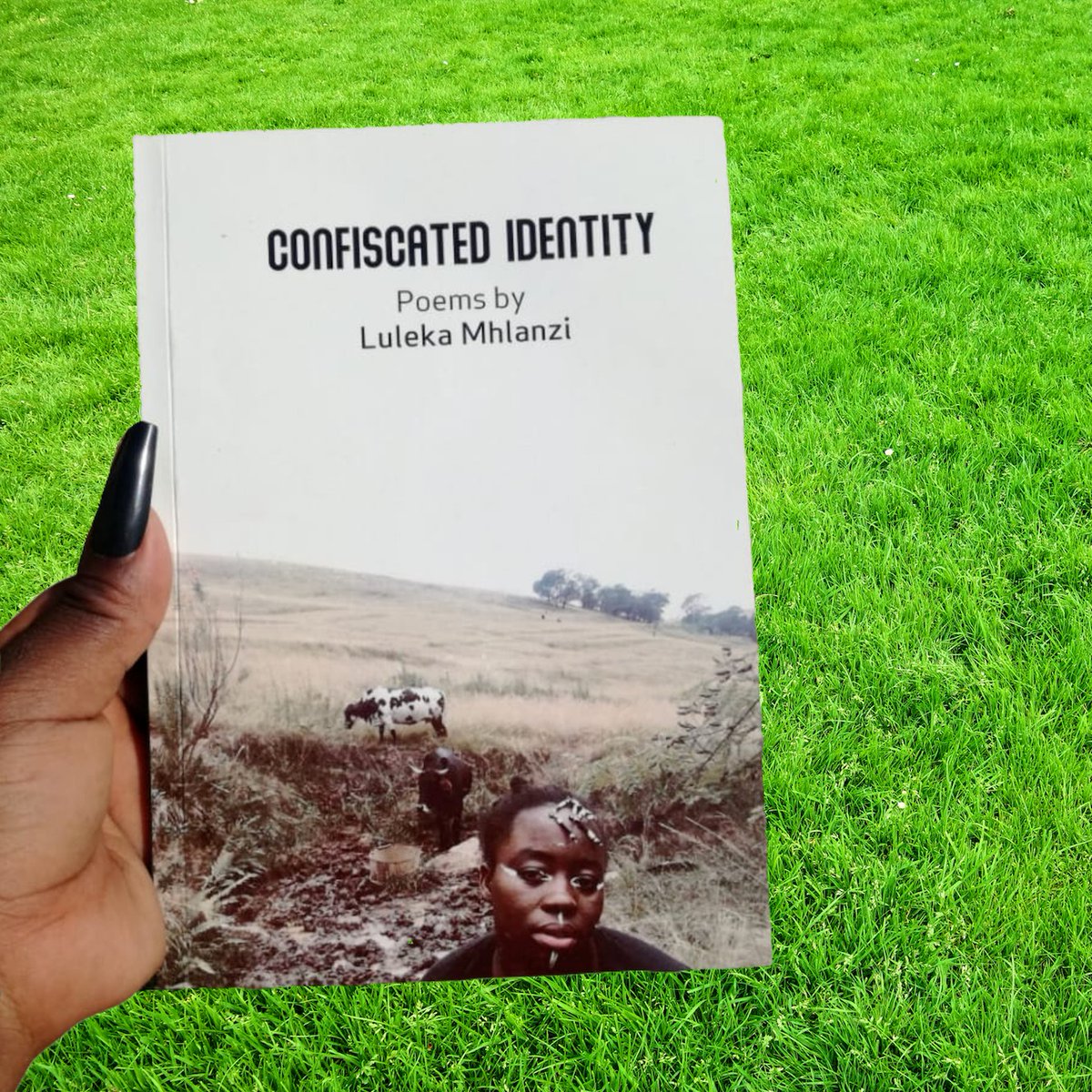 PoetryAfrica's tweet photo. #TheWeekendRead
Luleka Mhlanzi - Confiscated Identity
@lulekamhlanzi is an award-winning, published & performing poet, actress, creative writer and a youth facilitator from Pietermaritzburg. https://t.co/xhjjVgB4BY