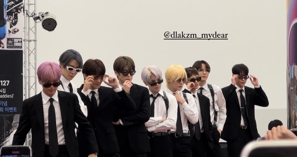 แว่นอะไรว่ะใส่แล้วขี้แอ็คทุกคน555555555