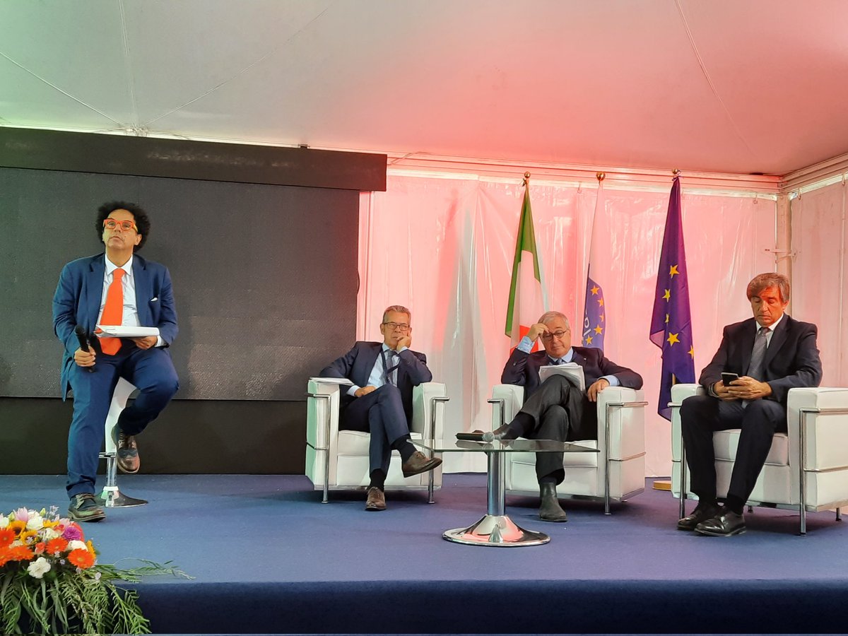 Daniel Della Seta tweet media