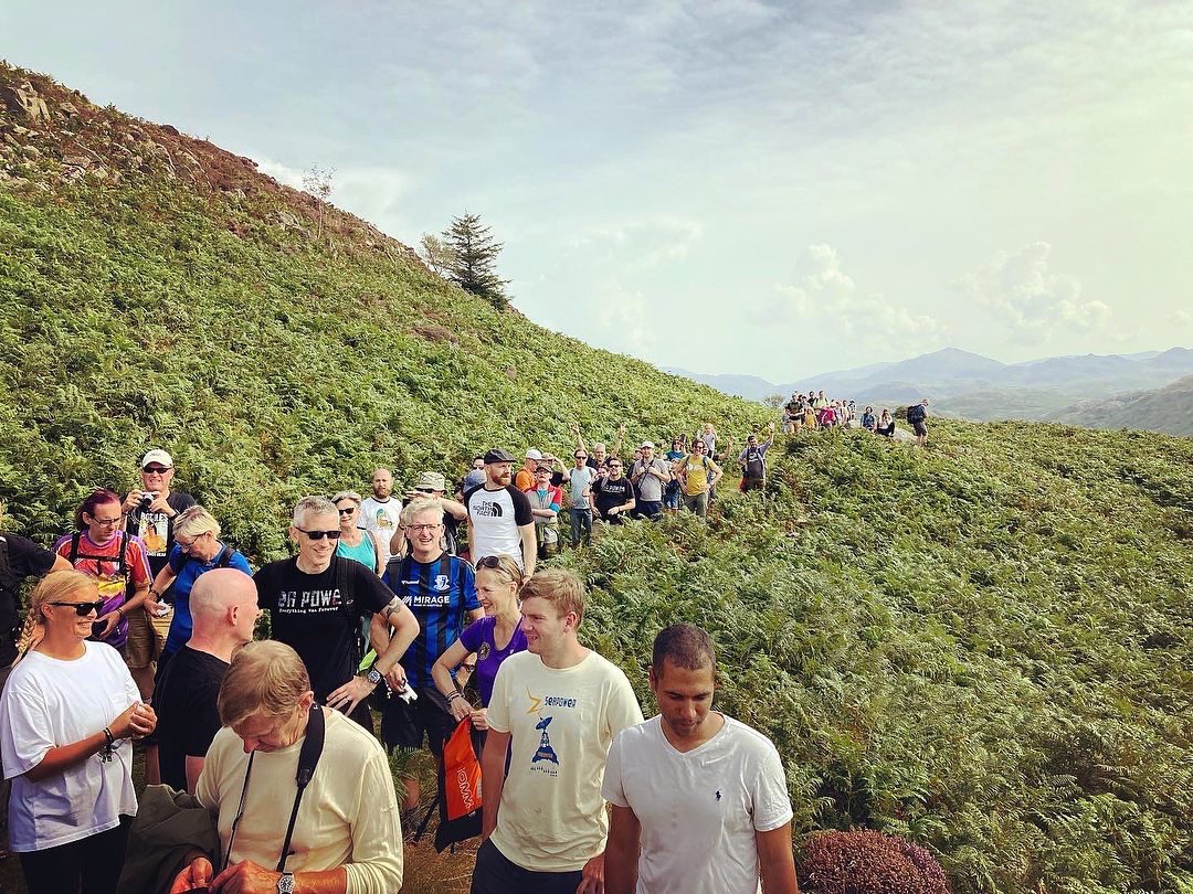 Krankenhausfest's tweet photo. ‘The Queue’ now getting rural.
You can just make David Beckham out near the back there. https://t.co/gOrlanDkXB